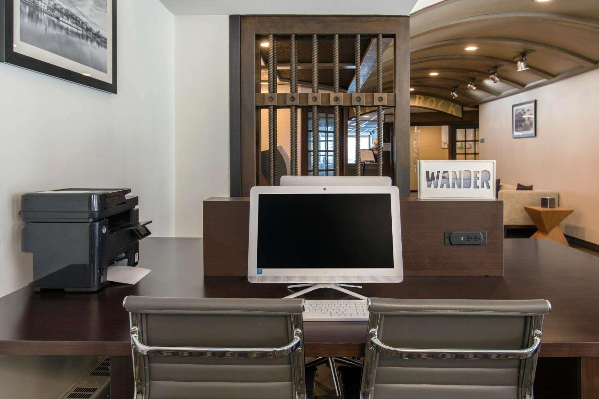 Radisson Hotel Grand Rapids Riverfront Εξωτερικό φωτογραφία