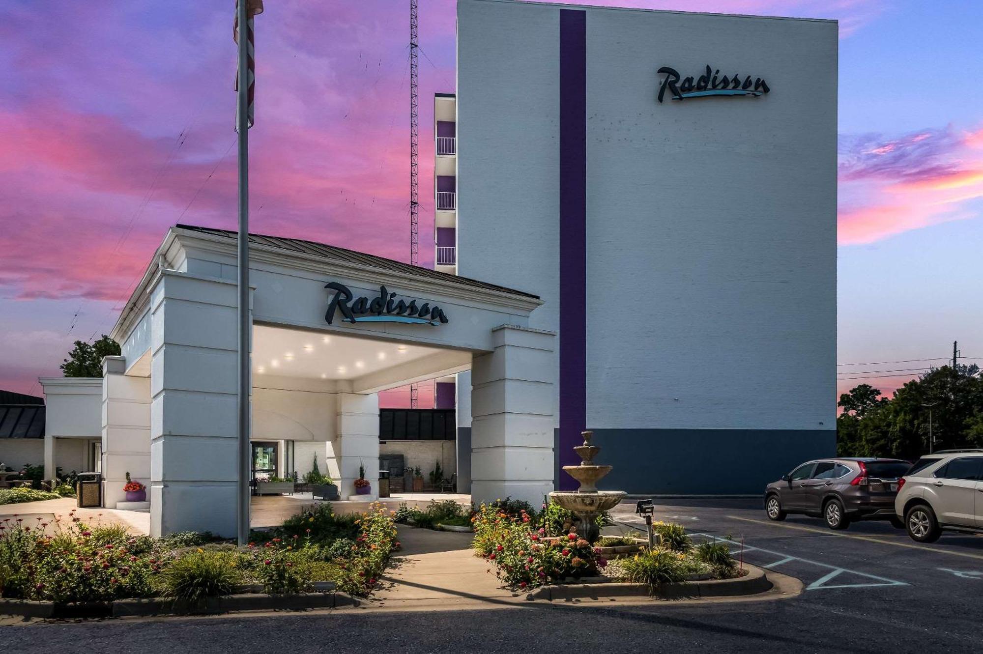 Radisson Hotel Grand Rapids Riverfront Εξωτερικό φωτογραφία