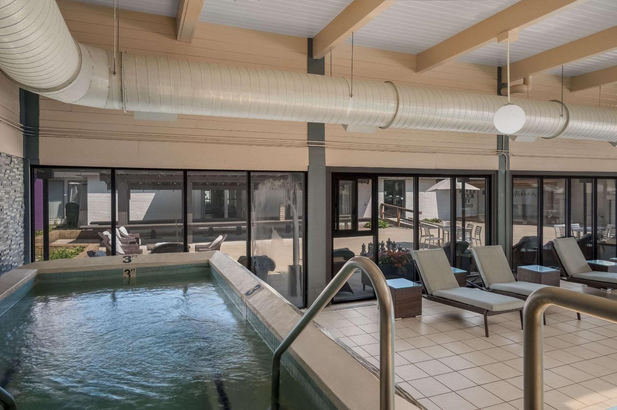 Radisson Hotel Grand Rapids Riverfront Εξωτερικό φωτογραφία