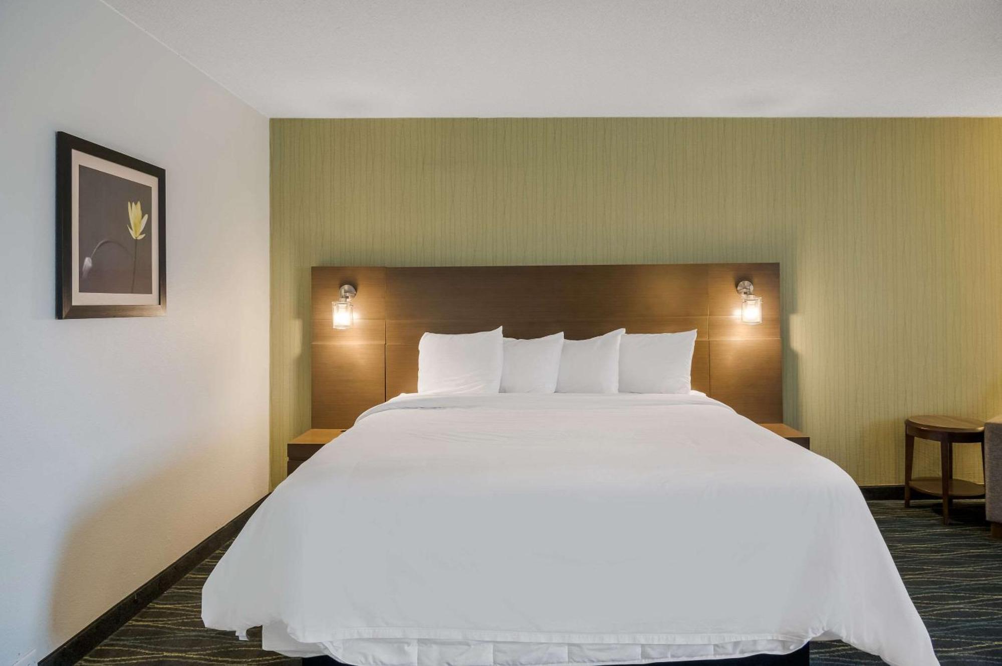 Radisson Hotel Grand Rapids Riverfront Εξωτερικό φωτογραφία
