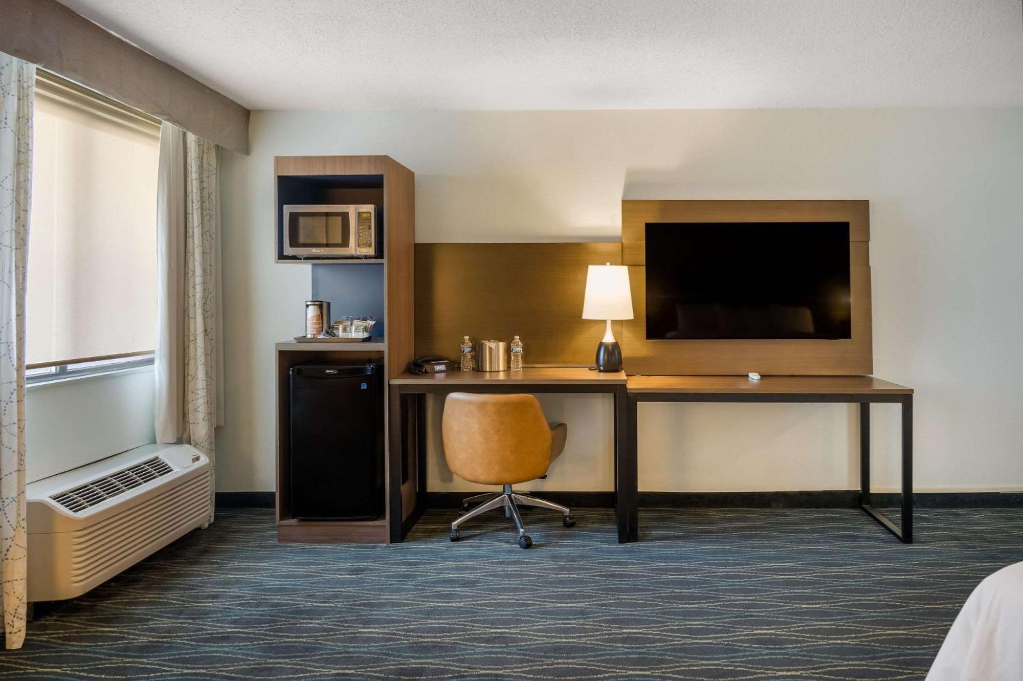 Radisson Hotel Grand Rapids Riverfront Εξωτερικό φωτογραφία