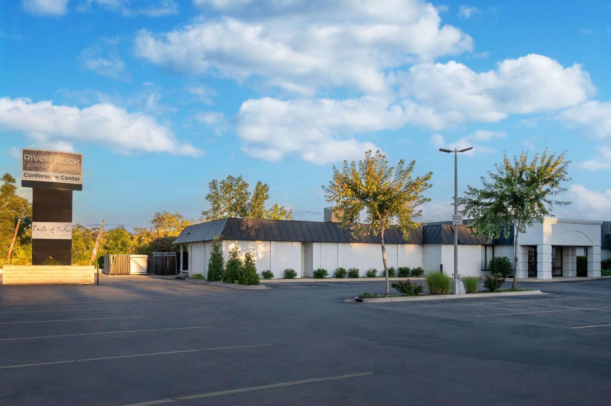 Radisson Hotel Grand Rapids Riverfront Εξωτερικό φωτογραφία