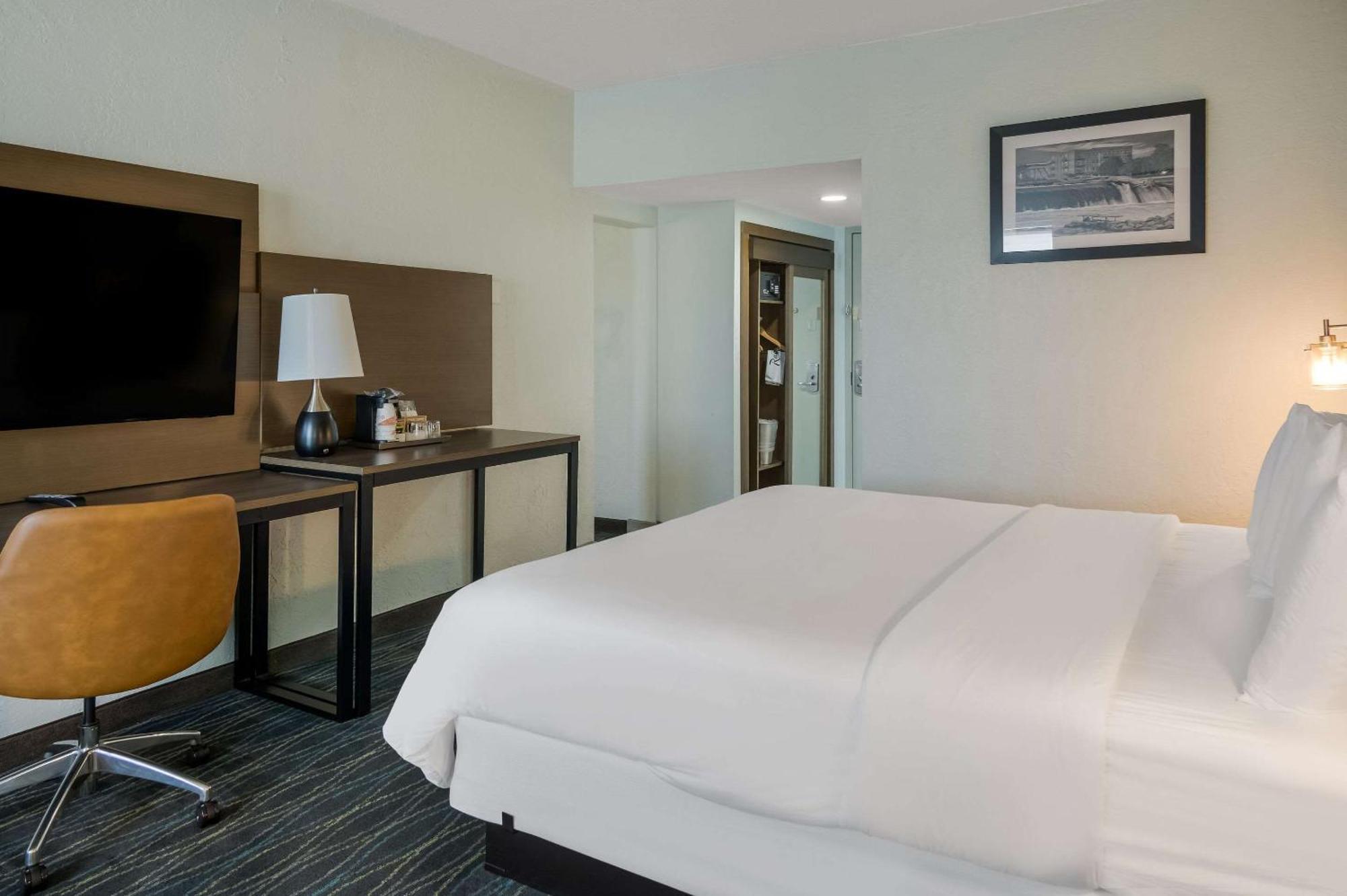 Radisson Hotel Grand Rapids Riverfront Εξωτερικό φωτογραφία