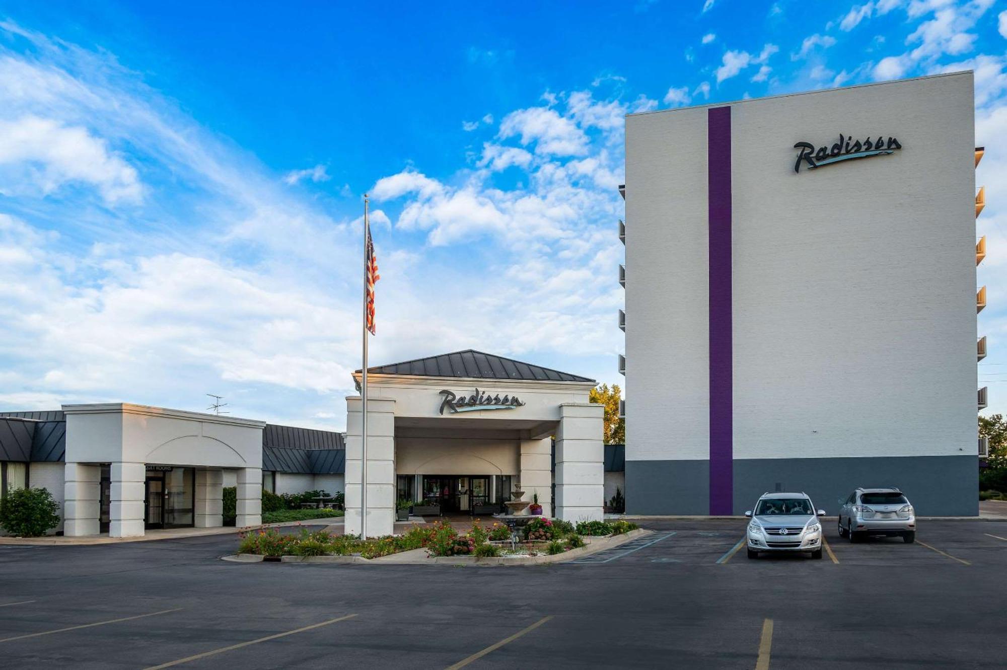 Radisson Hotel Grand Rapids Riverfront Εξωτερικό φωτογραφία